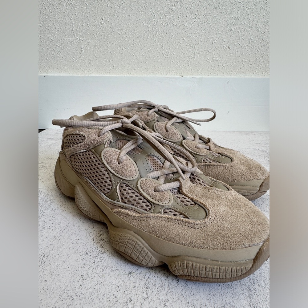 Yeezy 500 - Picture 4 of 7